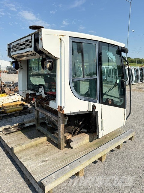 Liebherr LR 634 USED CAB كابينة والداخلية