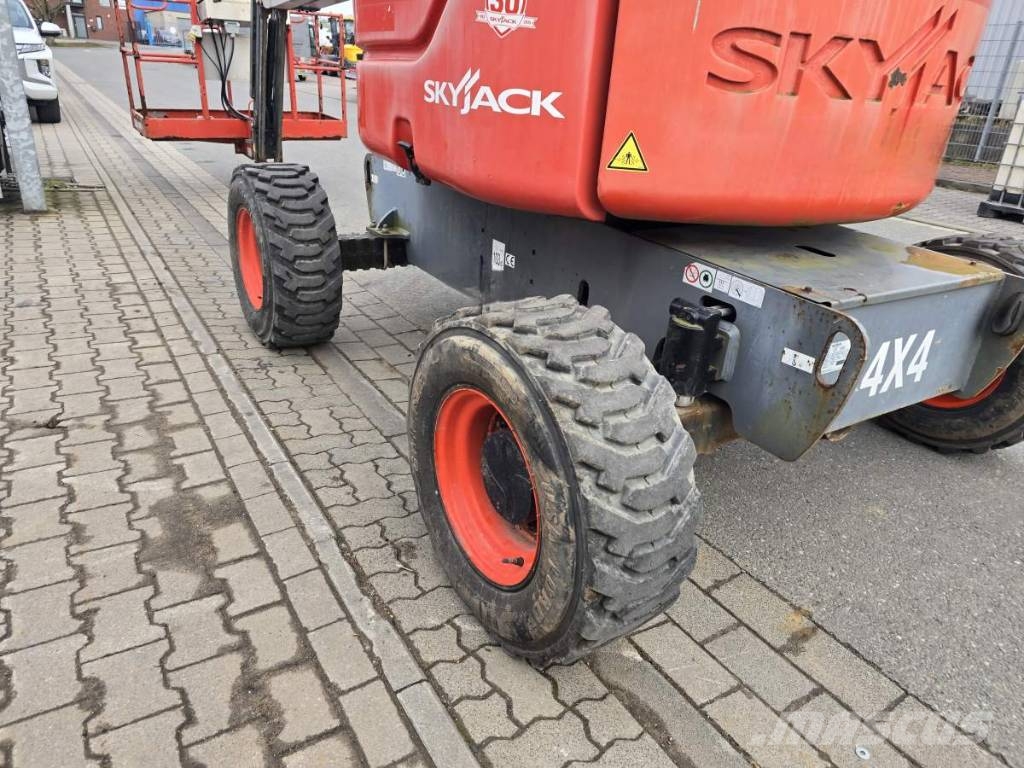SkyJack SJ 51 AJ Articulated boom lifts