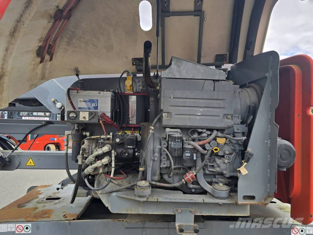 SkyJack SJ 51 AJ Articulated boom lifts