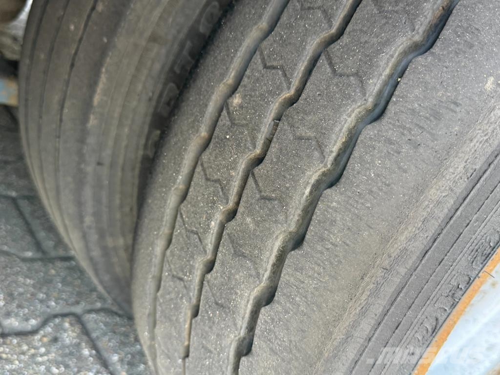 Broshuis Semi Dieplader 6 mtr uitschuifbaar / stuur-as / li نصف مقطورة مسطحة منخفضة