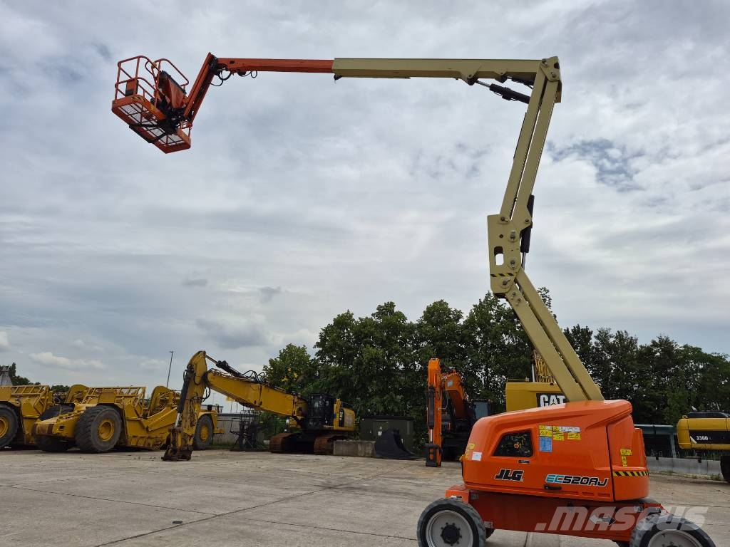 JLG 520AJ (2 units available) Gelenkteleskoparbeitsbühnen