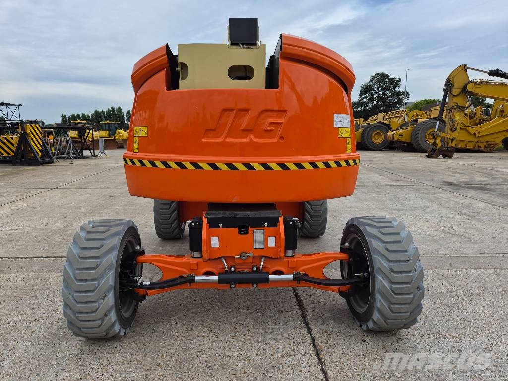 JLG 520AJ (2 units available) Gelenkteleskoparbeitsbühnen
