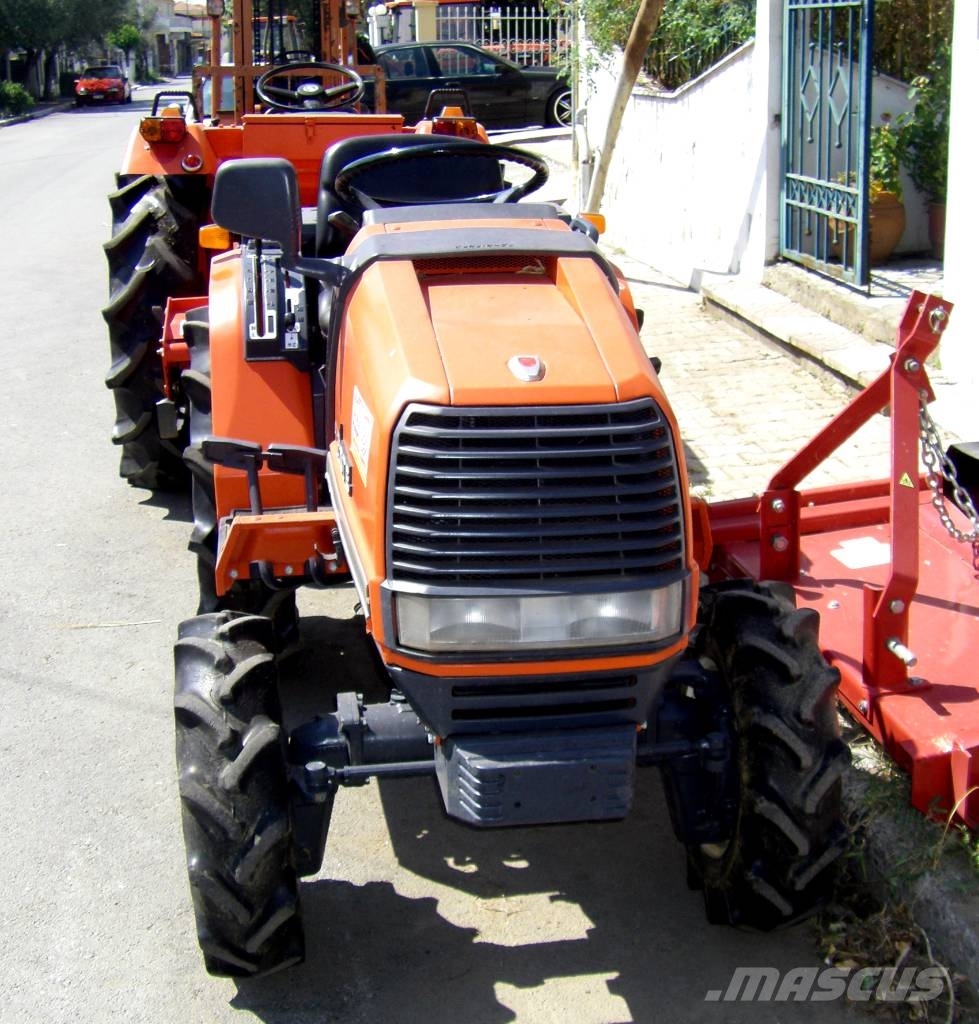 Kubota ASTE A-17 4wd الجرارات