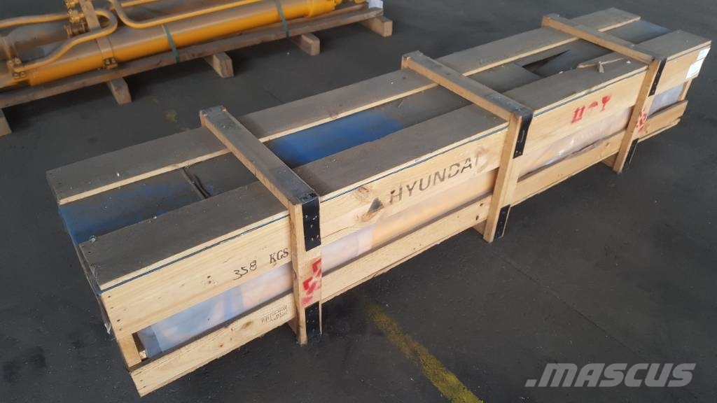 Hyundai Boom Cylinder RH - Robex 320 LC-7, 31N9-50112 Гидравлическая система
