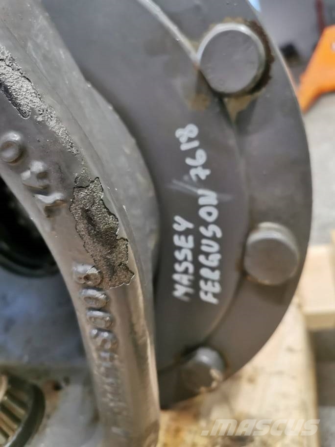 Massey Ferguson 7616 {Dana} right portal axle Transmission