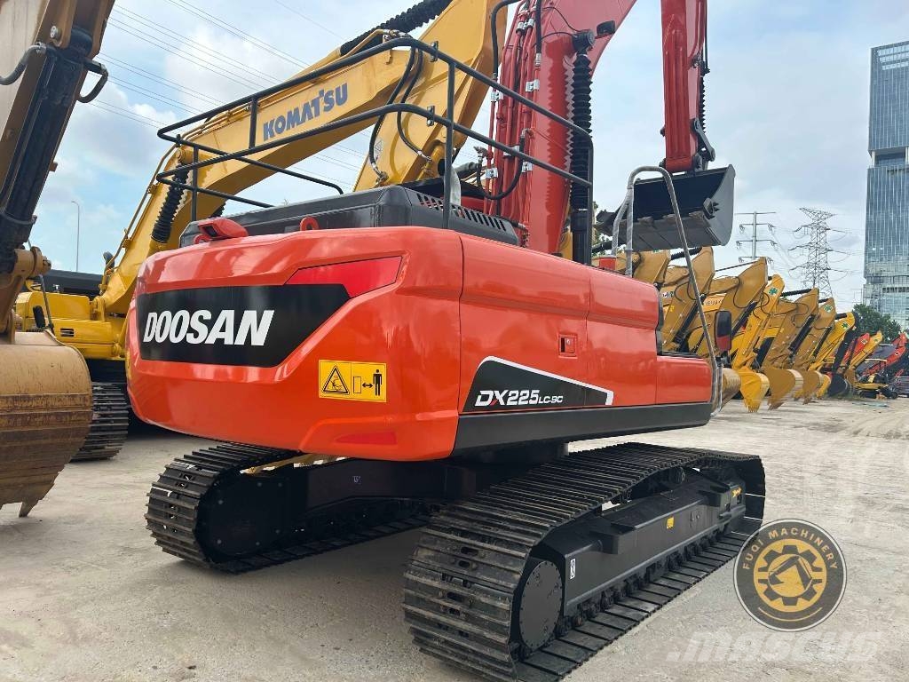 Doosan DX225LC-9c Kāpurķēžu ekskavatori