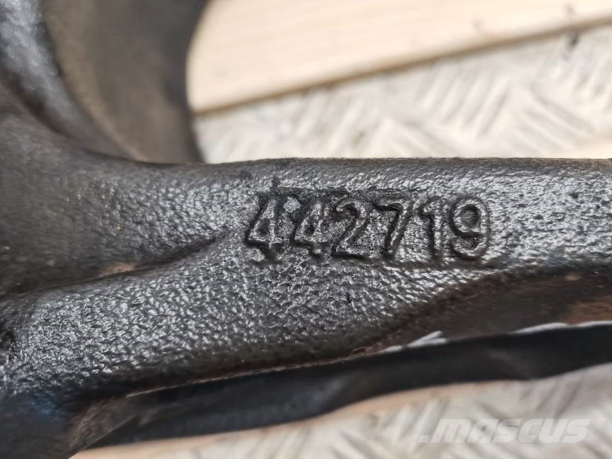 McCormick XTX 190 {rocker arm  Carraro 442719} Bommer og stikker