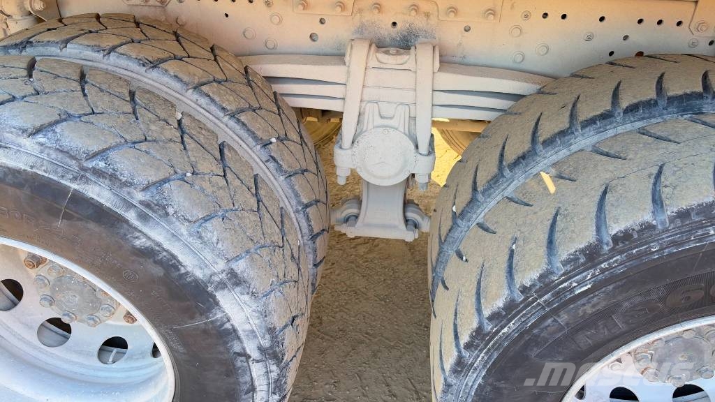 Mercedes-Benz AXOR 3240 8X4 MIXER - LIEBHERR 9m3 Avtomešalci za beton