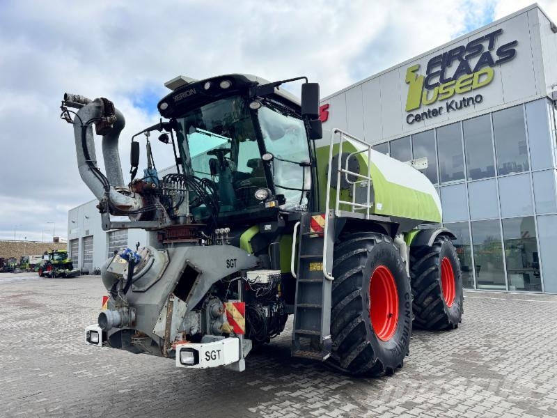 CLAAS XERION 3800 SADDLE TRAC + SGT Aufbau Трактори