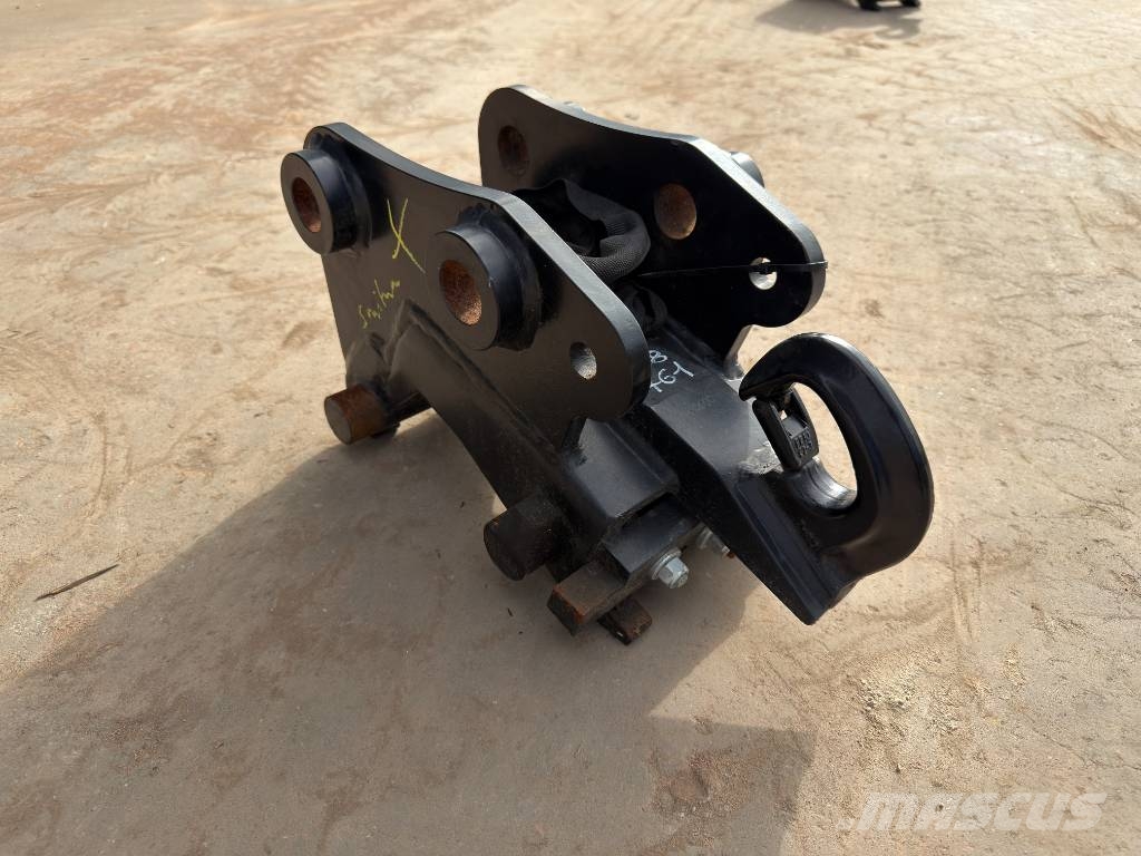 Verachtert CW05 - Caterpillar 302 Quick connectors