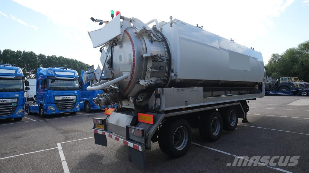 Ligthart 3 axle high pressure and suck 27 m3 tippe Tankopleggers