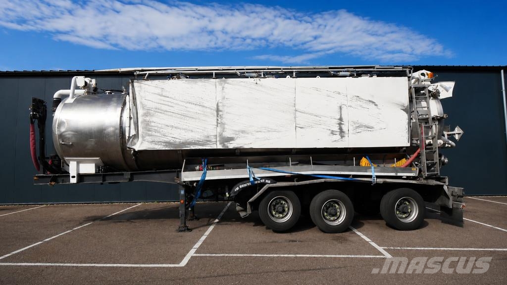 Ligthart 3 axle high pressure and suck 27 m3 tippe Tankopleggers
