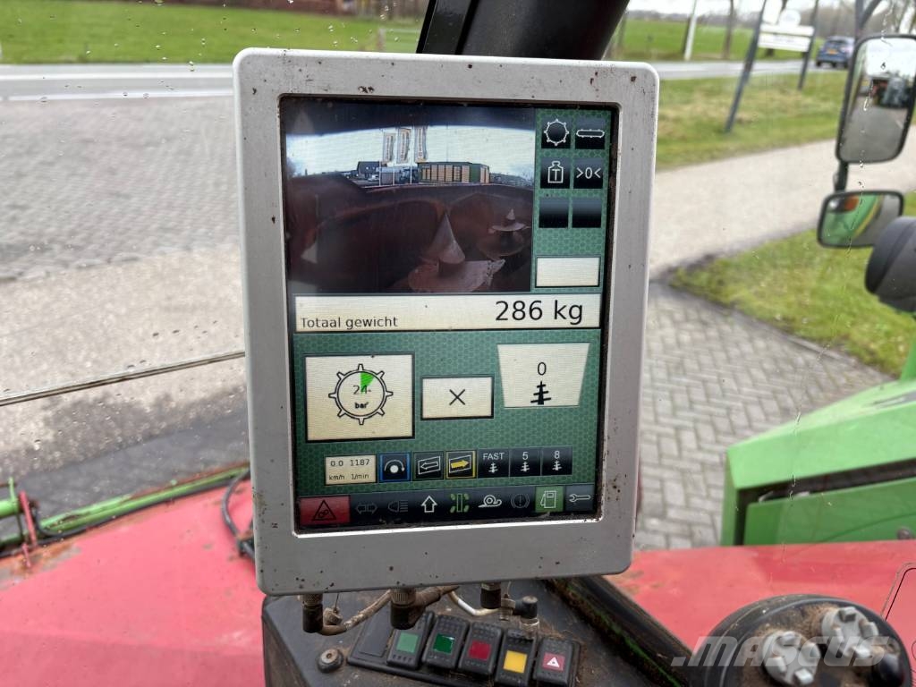 Strautmann Vertimix 1401 SF 動物進料機