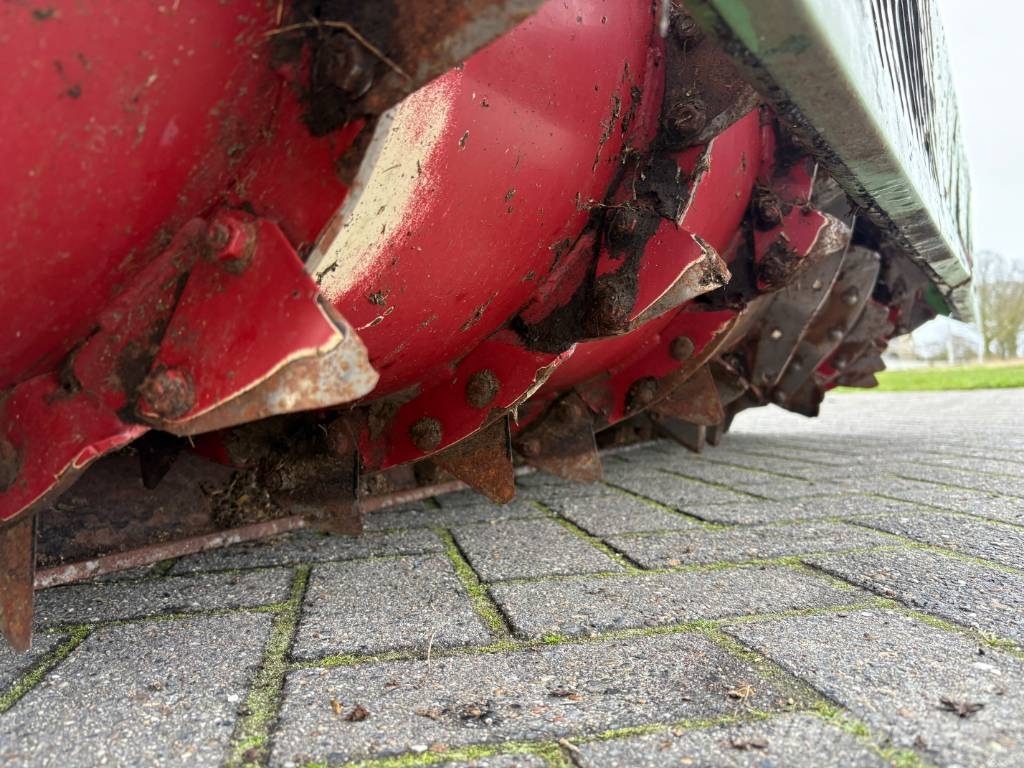 Strautmann Vertimix 1401 SF 動物進料機