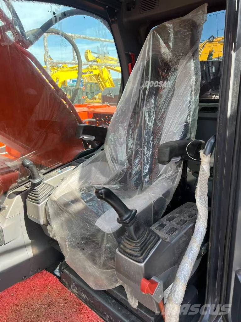 Doosan DX 225 LC Excavadoras sobre orugas