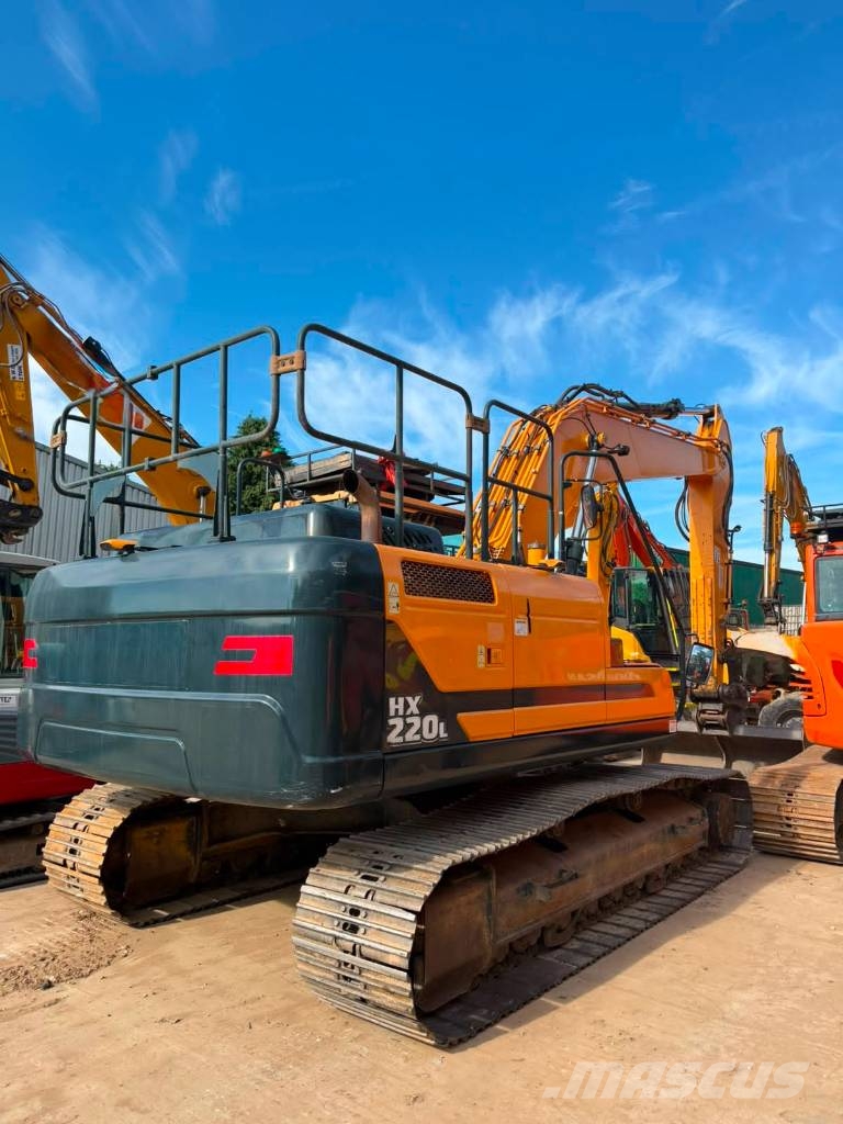 Hyundai HX 220 L Rupsgraafmachines
