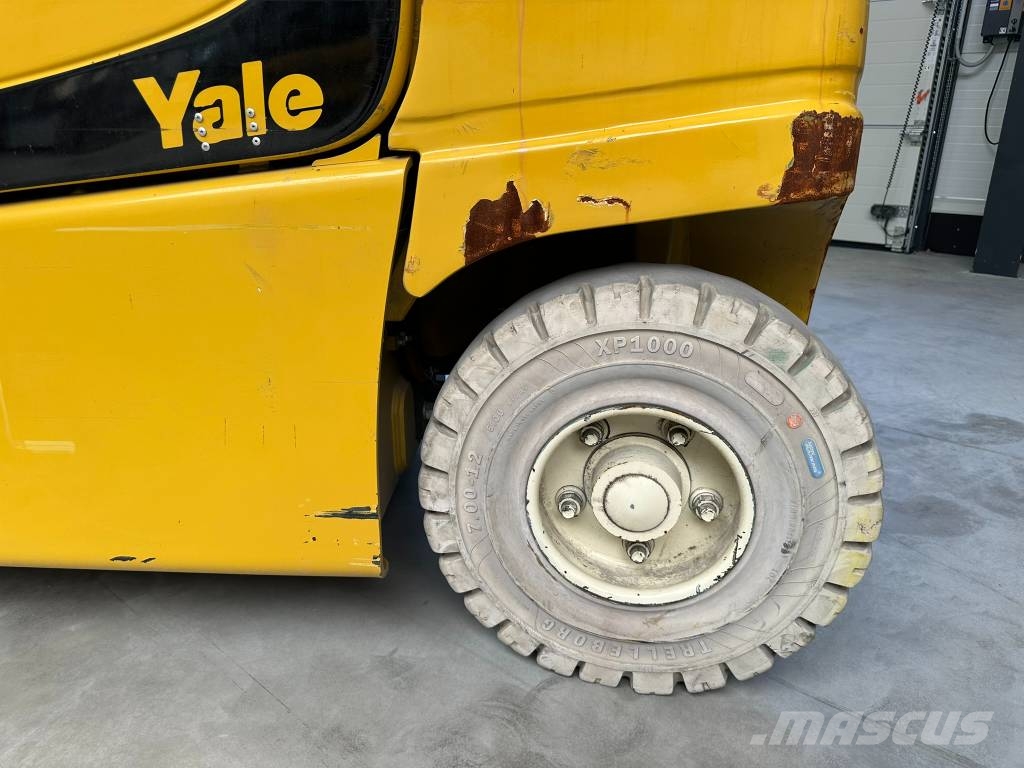 Yale ERP50VME شاحنات ذات رافعات شوكية تعمل بالكهرباء