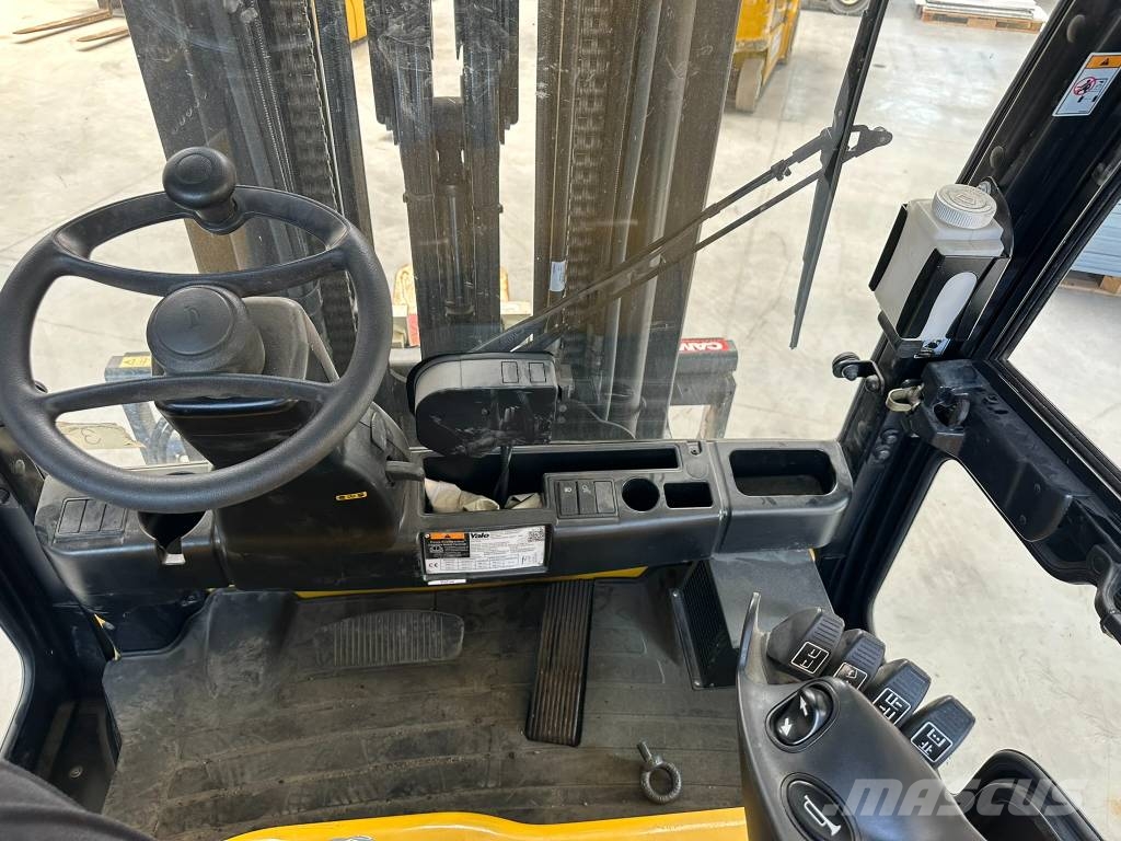 Yale ERP50VME شاحنات ذات رافعات شوكية تعمل بالكهرباء