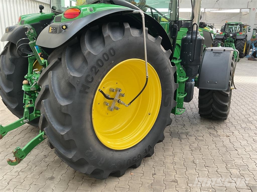 John Deere 6155R 曳引機