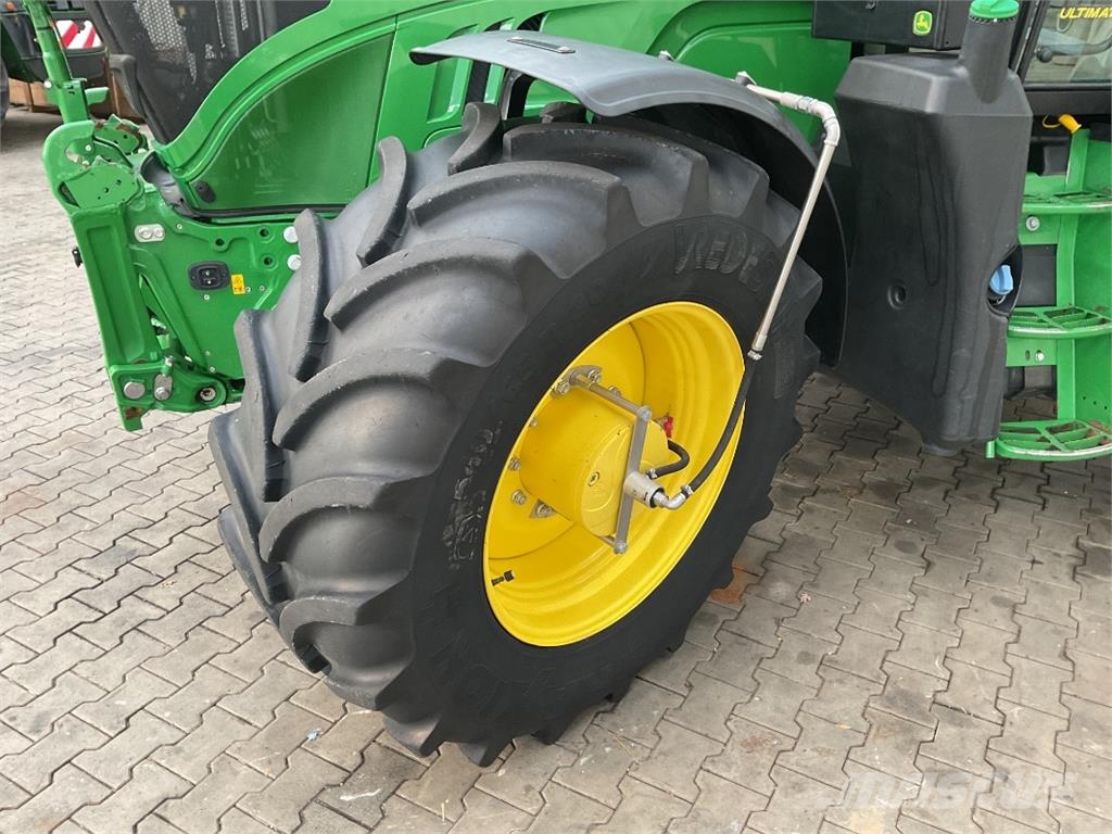 John Deere 6155R 曳引機