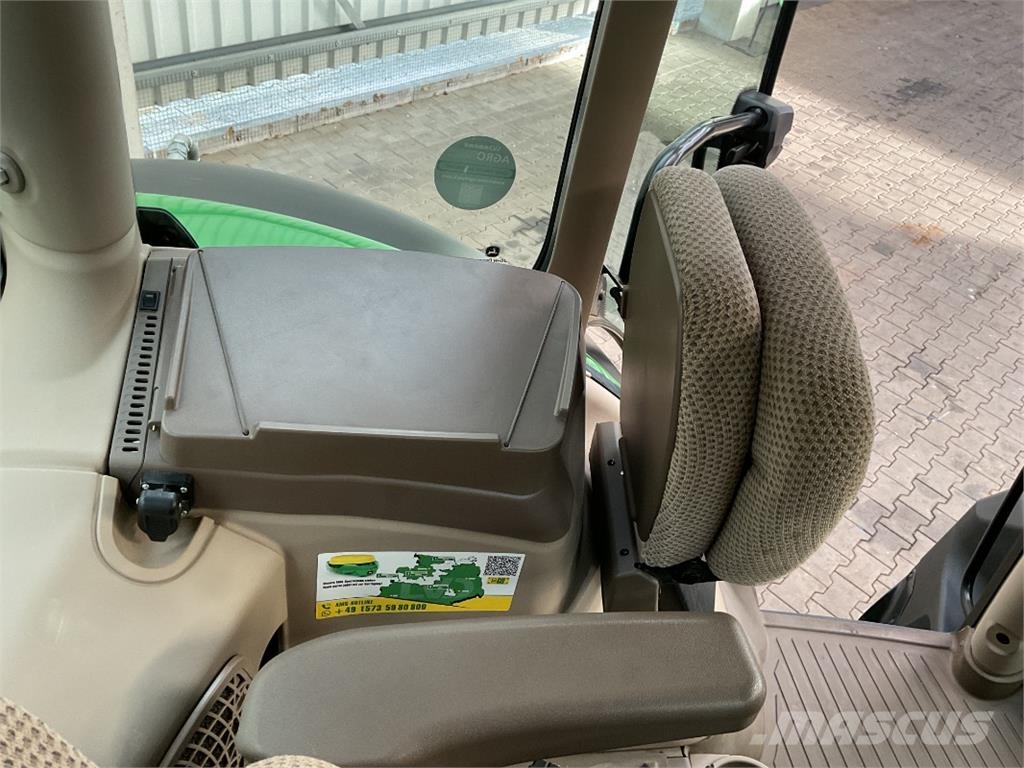John Deere 6155R 曳引機