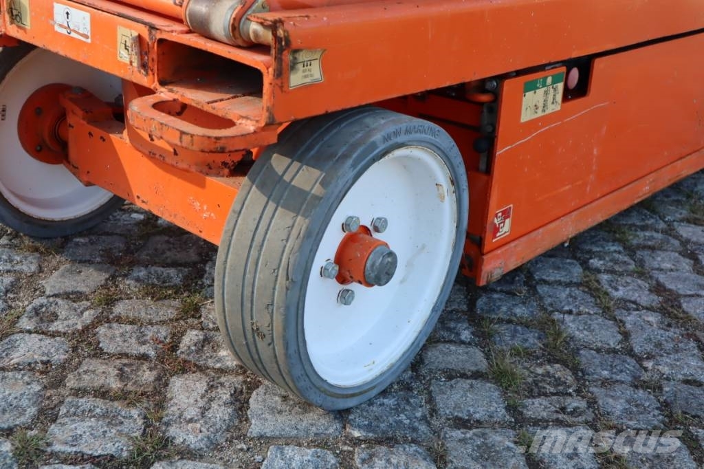SkyJack SJ III 3220 Škaraste platforme