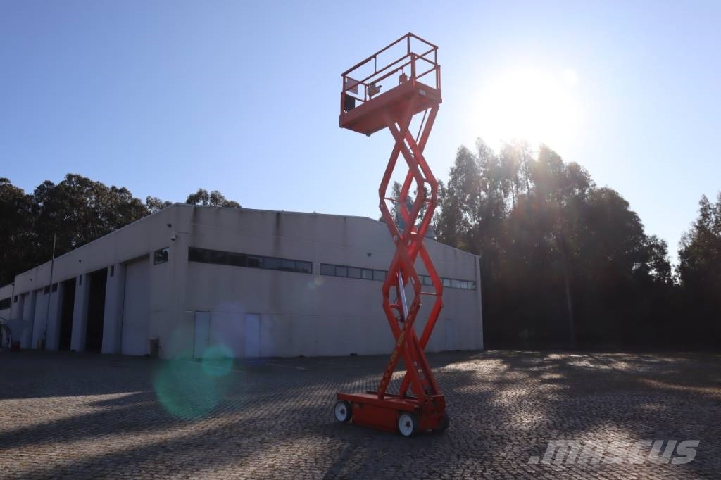 SkyJack SJ III 3220 Škaraste platforme