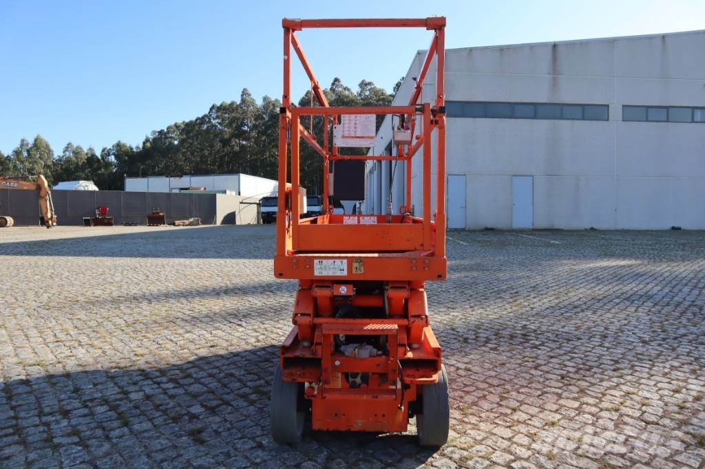 SkyJack SJ III 3220 Škaraste platforme