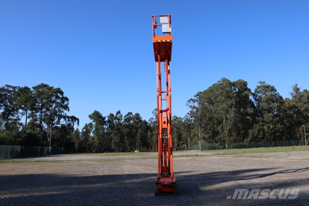 SkyJack SJ III 3220 Škaraste platforme