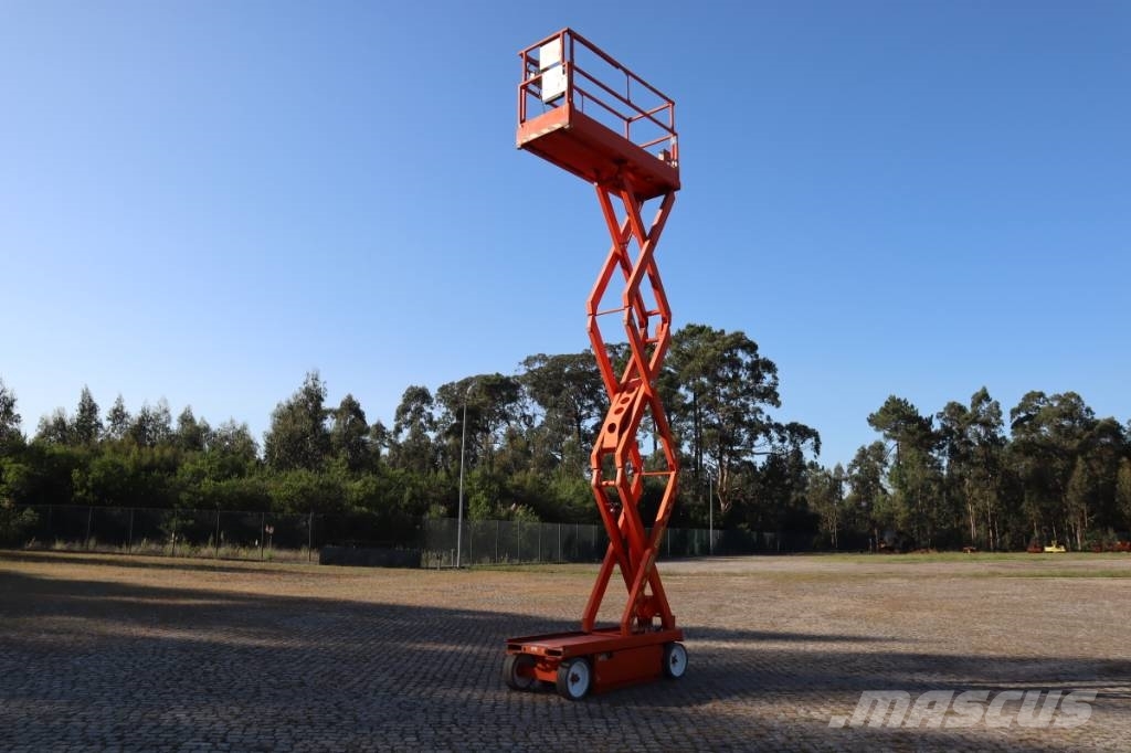 SkyJack SJ III 3220 Škaraste platforme