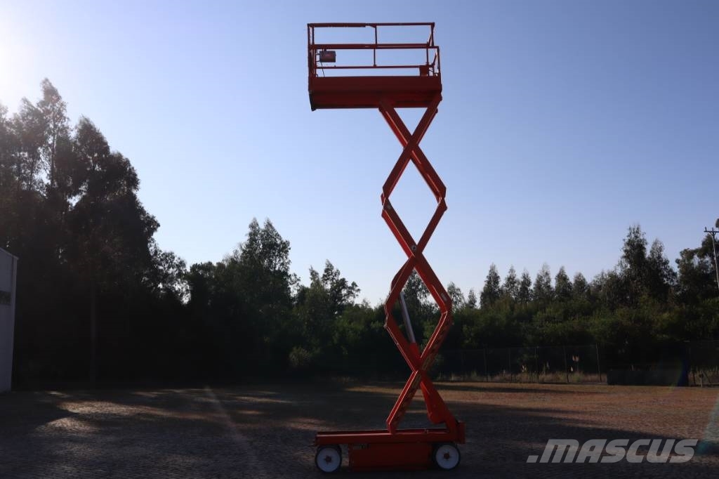 SkyJack SJ III 3220 Škaraste platforme
