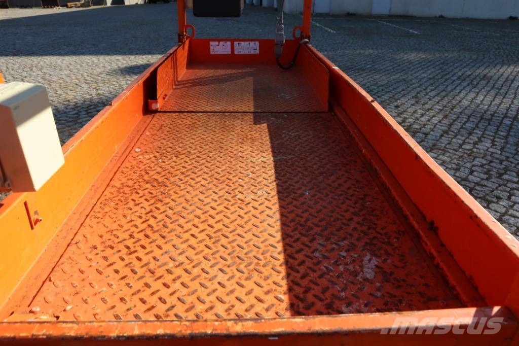 SkyJack SJ III 3220 Škaraste platforme