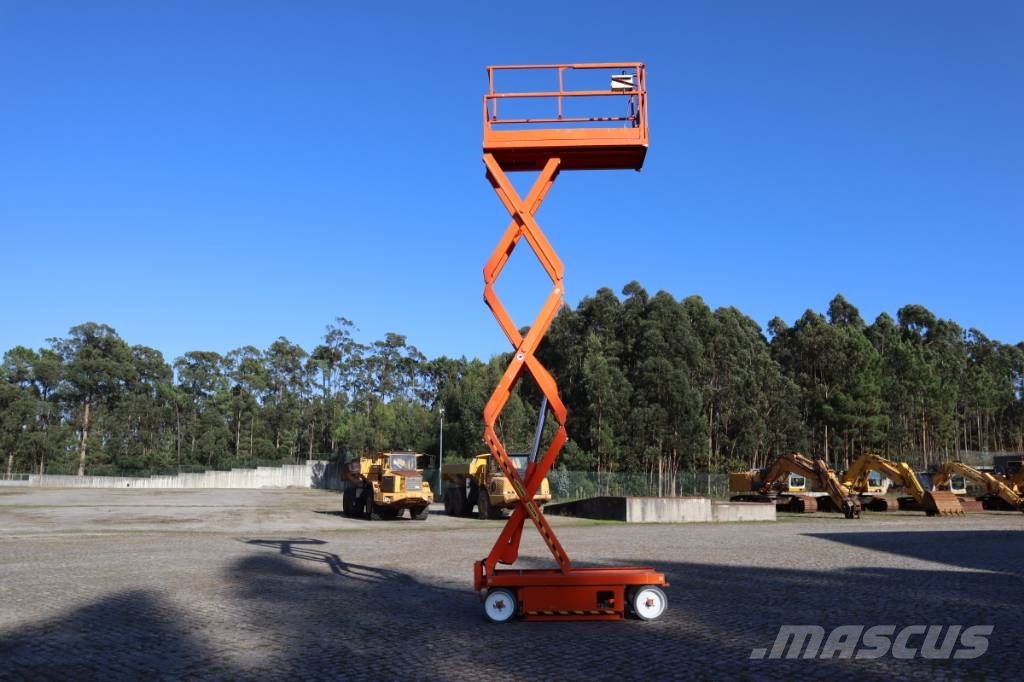 SkyJack SJ III 3220 Škaraste platforme