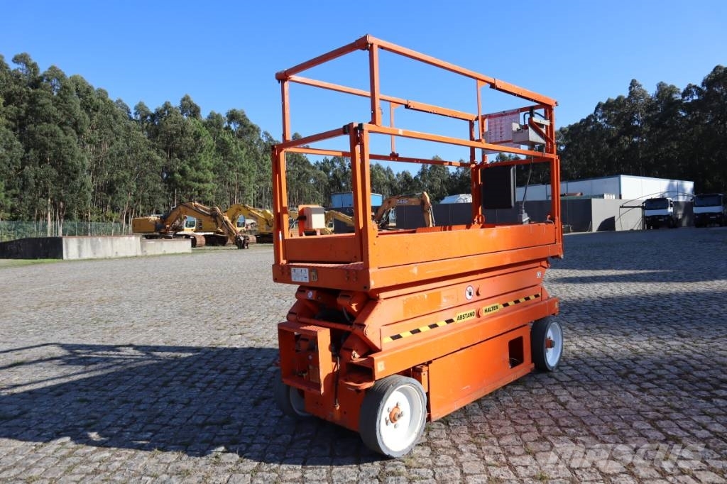 SkyJack SJ III 3220 Škaraste platforme