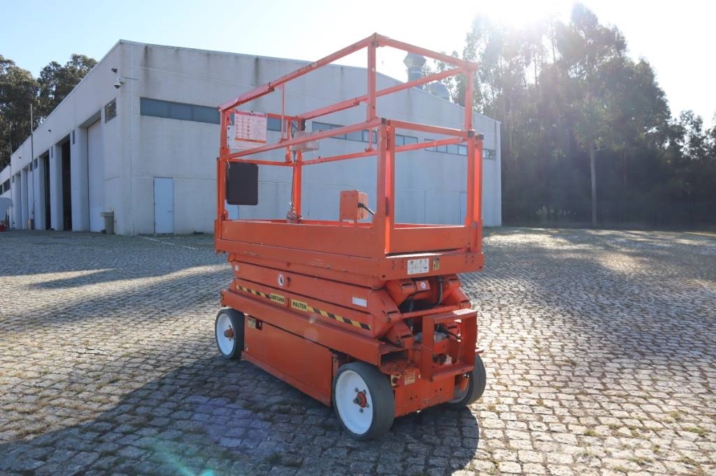 SkyJack SJ III 3220 Škaraste platforme