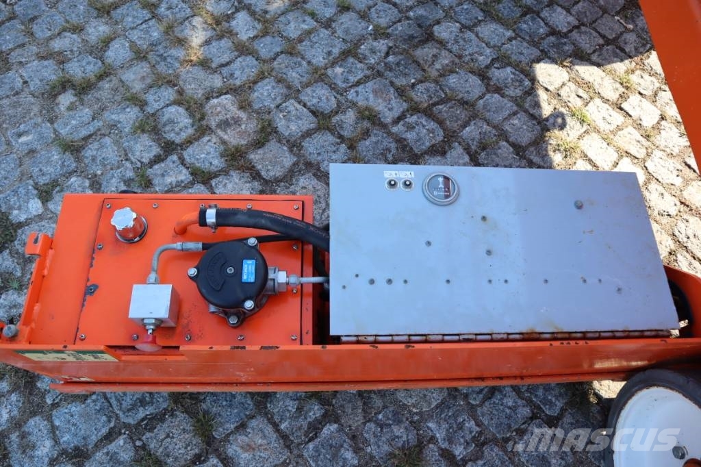 SkyJack SJ III 3220 Škaraste platforme