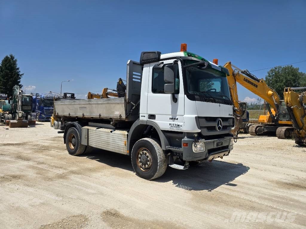 Mercedes-Benz Actros 1844 4X4 傾卸式卡車