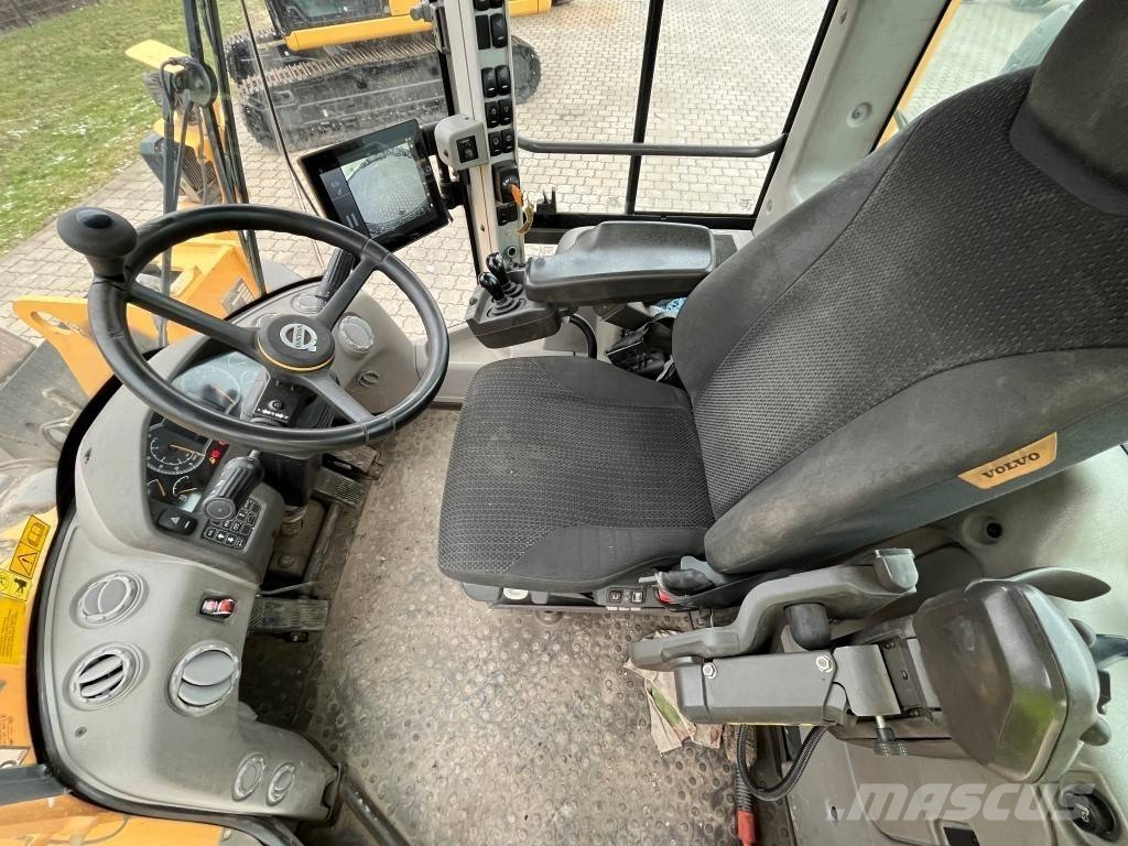 Volvo L 120 H Radlader