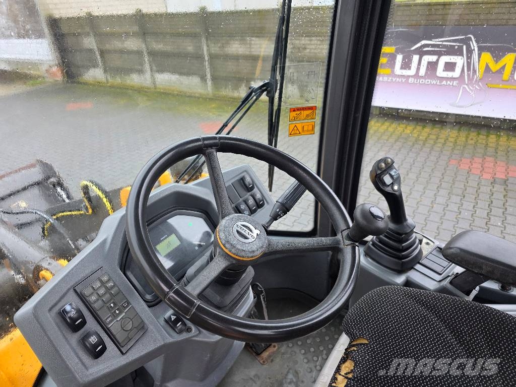 Volvo L35G, 2016 ROK, ŁYŻKA OTWIERANA + WIDŁY 輪胎式裝載機