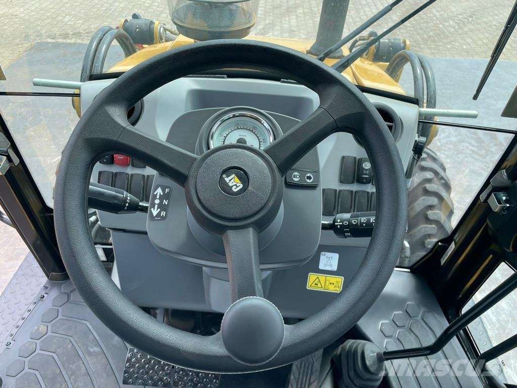CAT 424 Εκσκαφείς Φορτωτές τύπου JCB