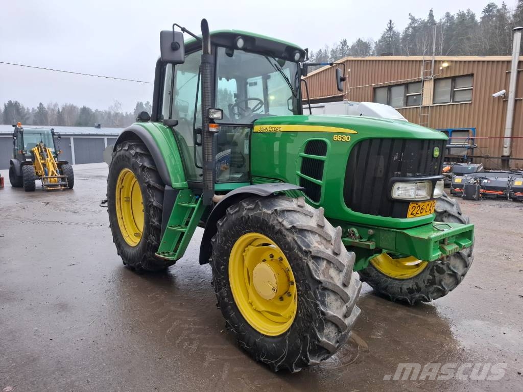 John Deere 6630 الجرارات