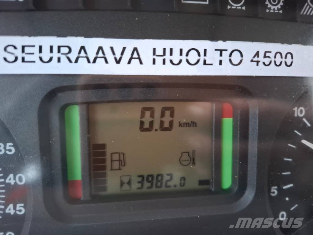 John Deere 6630 الجرارات