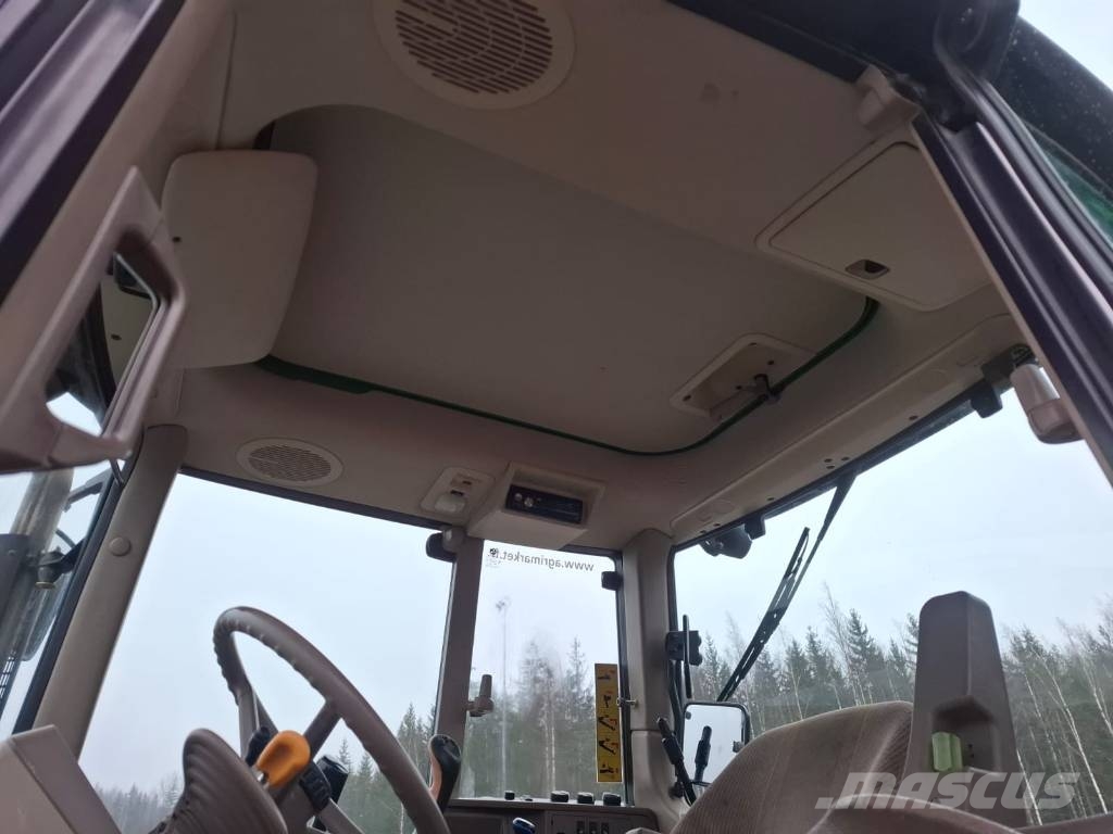 John Deere 6630 الجرارات