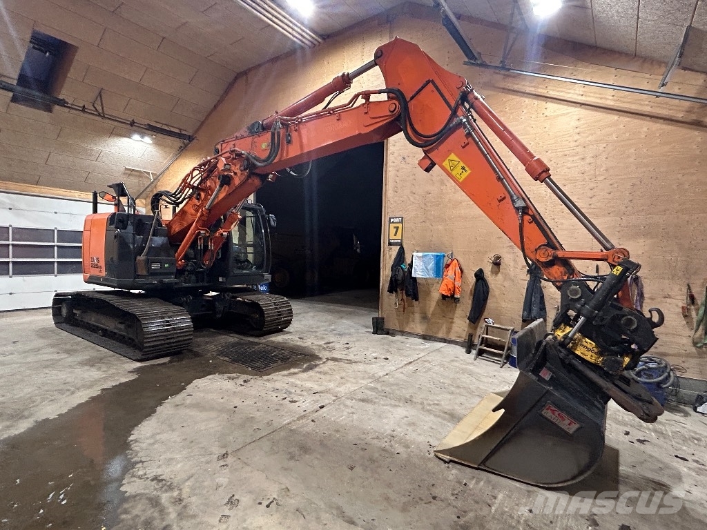 Hitachi ZX 225 US LC-5 B Kāpurķēžu ekskavatori