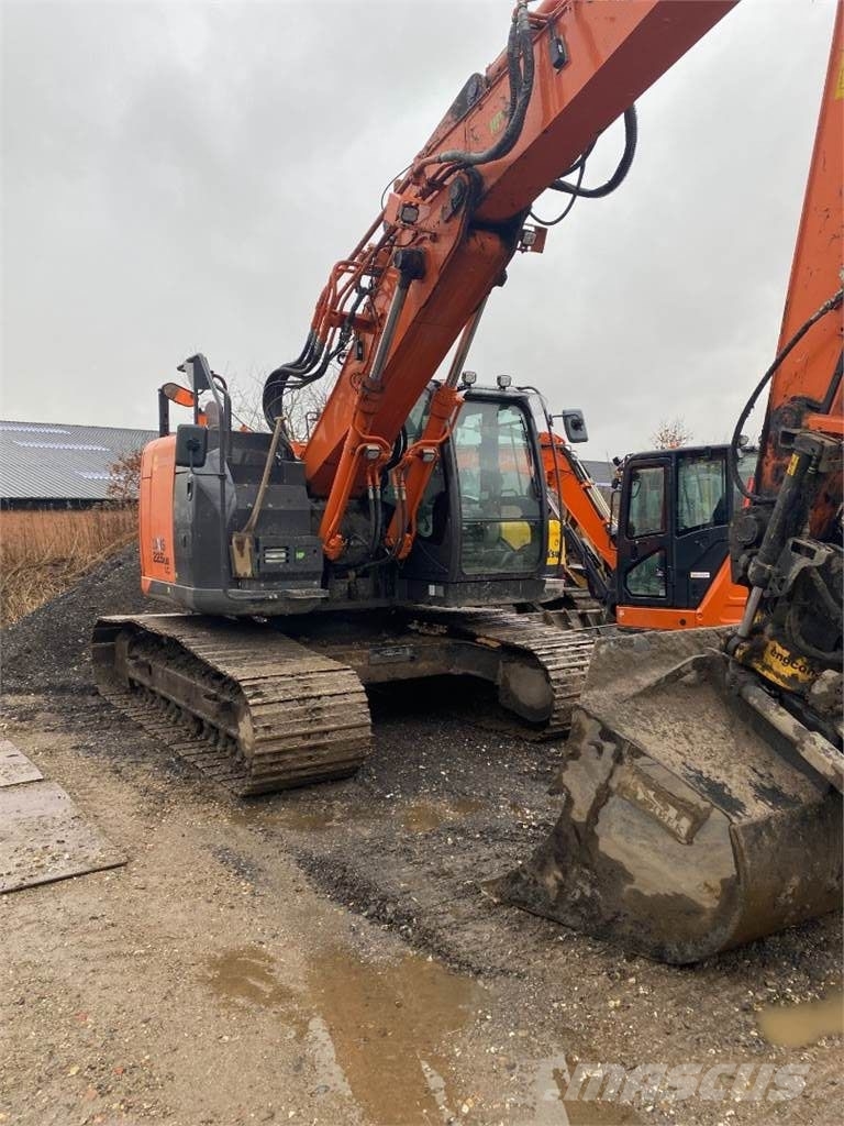 Hitachi ZX 225 US LC-5 B Kāpurķēžu ekskavatori
