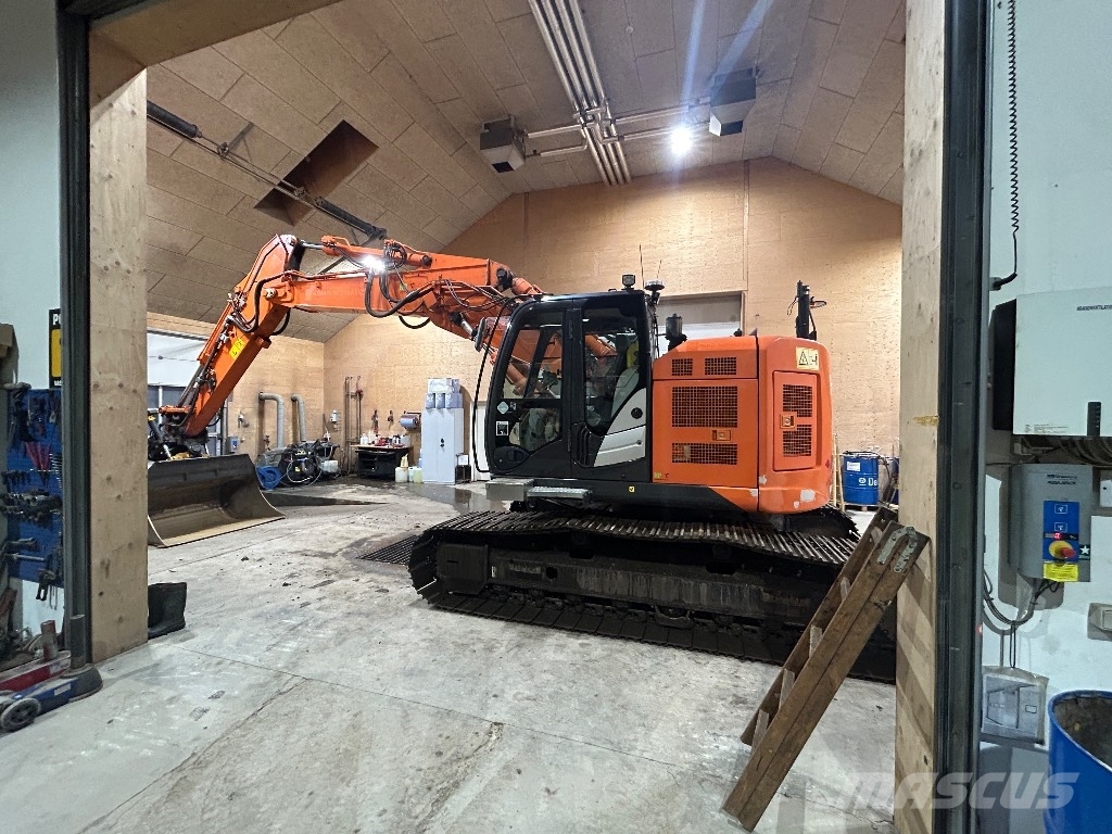 Hitachi ZX 225 US LC-5 B Kāpurķēžu ekskavatori
