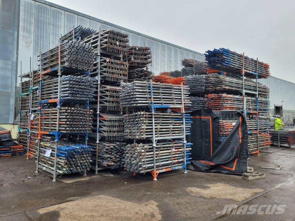 Layher Allround 200m² (3,07m/0,73m) – lot d'occasion Scaffolding equipment