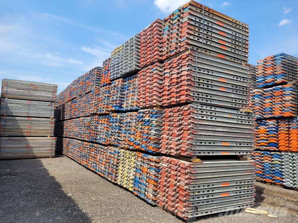 Layher Allround 200m² (3,07m/0,73m) – lot d'occasion Scaffolding equipment