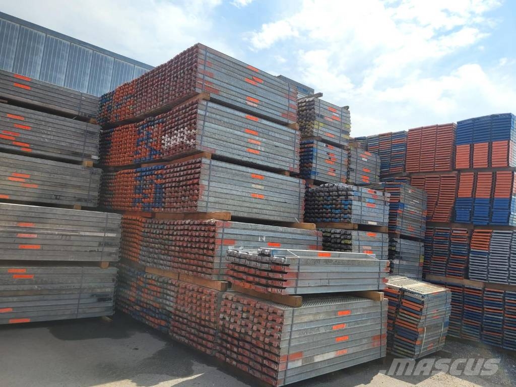 Layher Allround 200m² (3,07m/0,73m) – lot d'occasion Scaffolding equipment