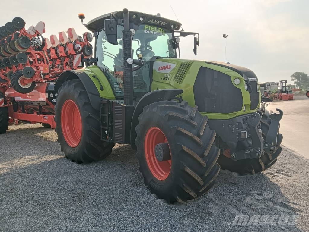 CLAAS Axion 870 Cmatic Traktorok